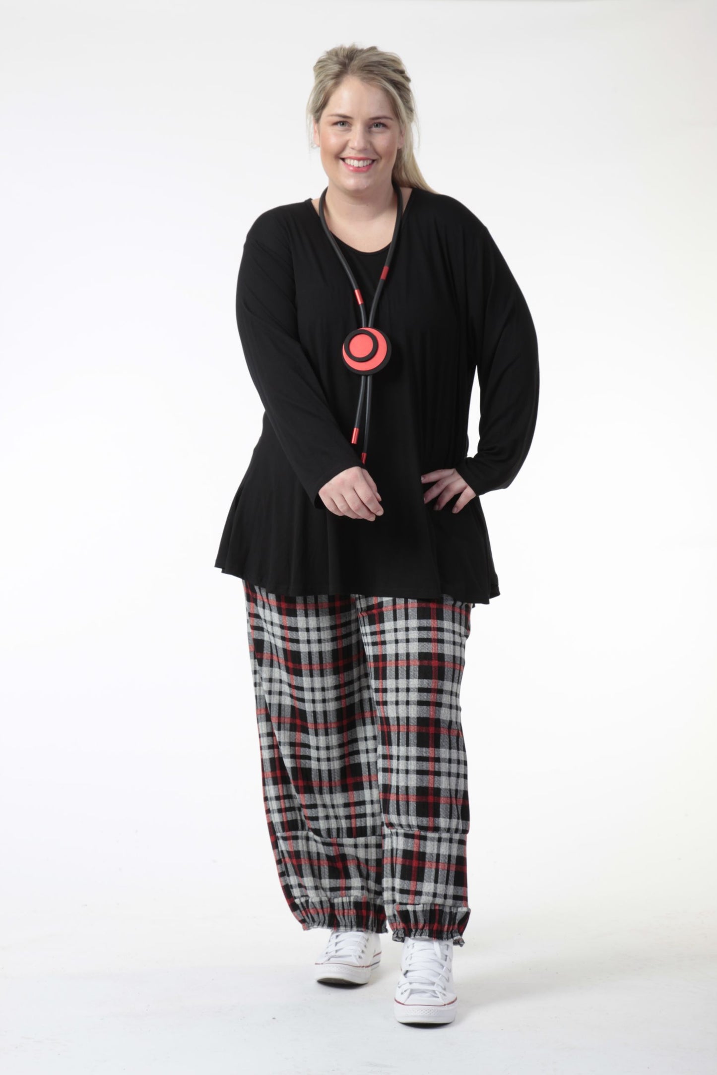 Winter trousers in the shape of jersey quality, tartan in grey-red