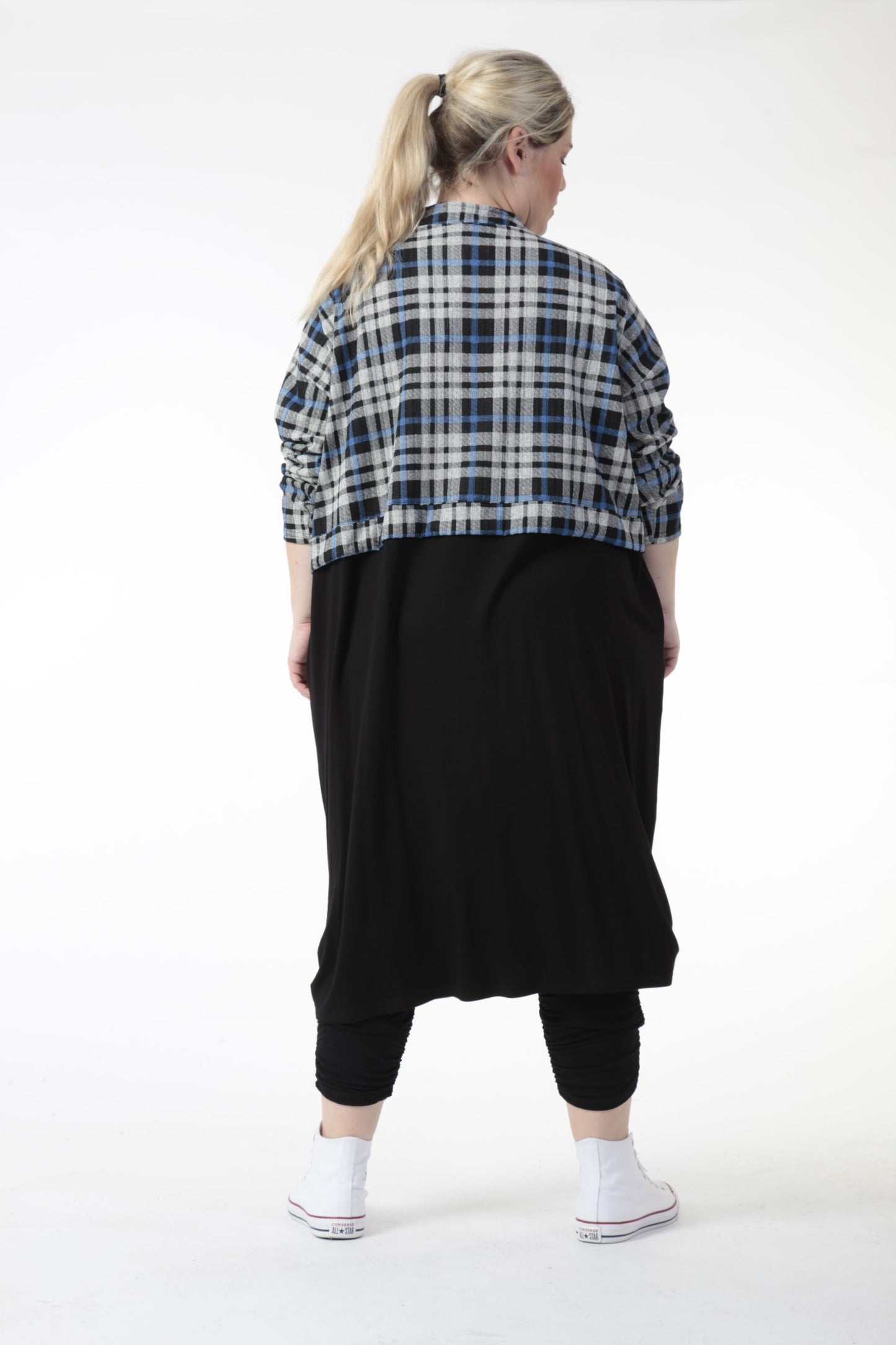 Winter dress in a straight shape made of jersey quality, tartan in gray-blue