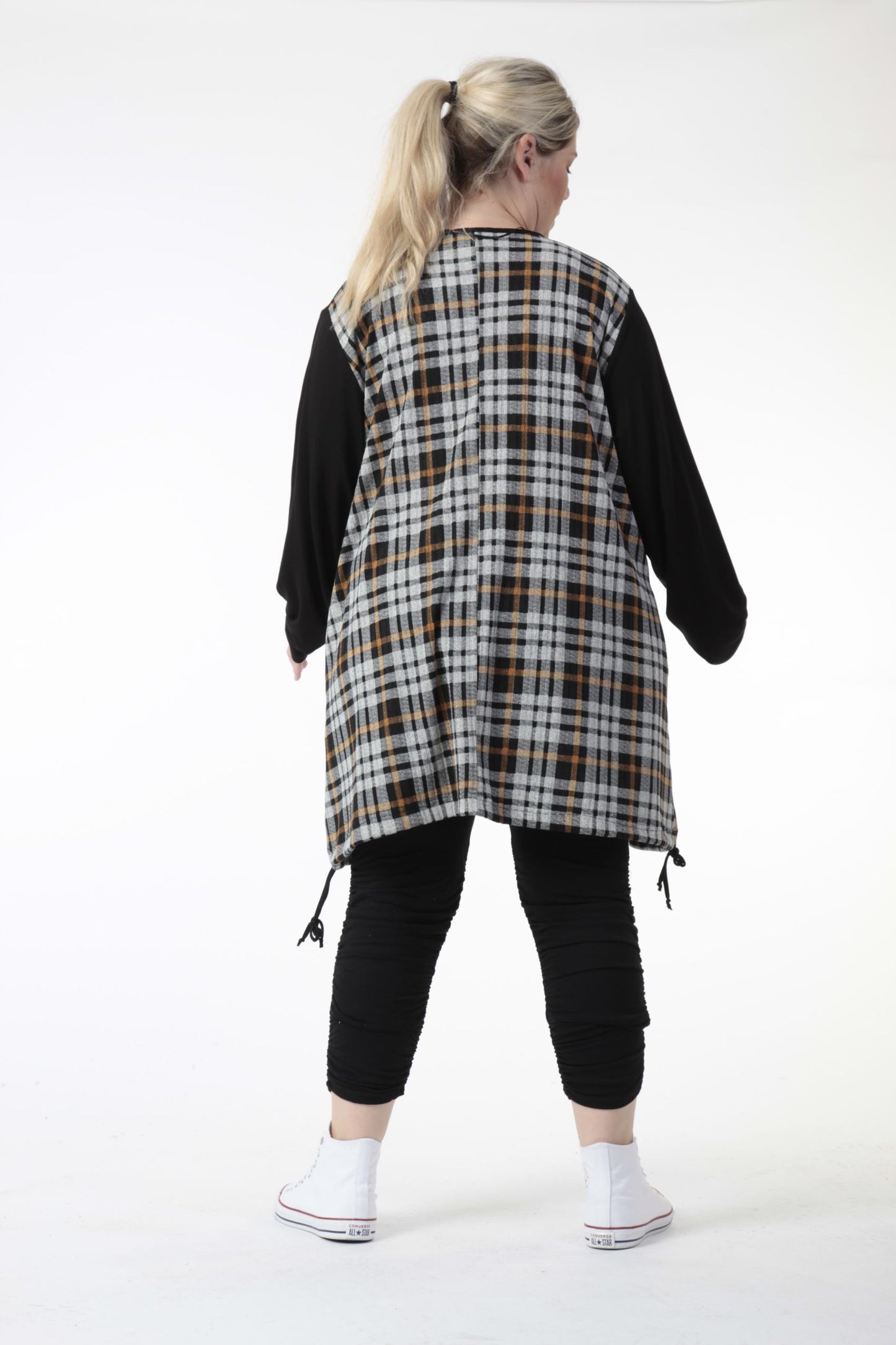 Winter dress in a straight shape made of jersey quality, tartan in gray-mustard