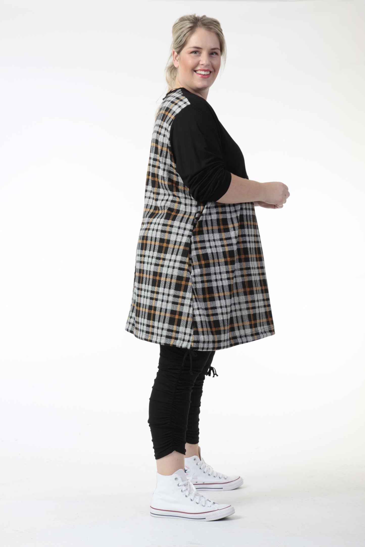 Winter dress in a straight shape made of jersey quality, tartan in gray-mustard