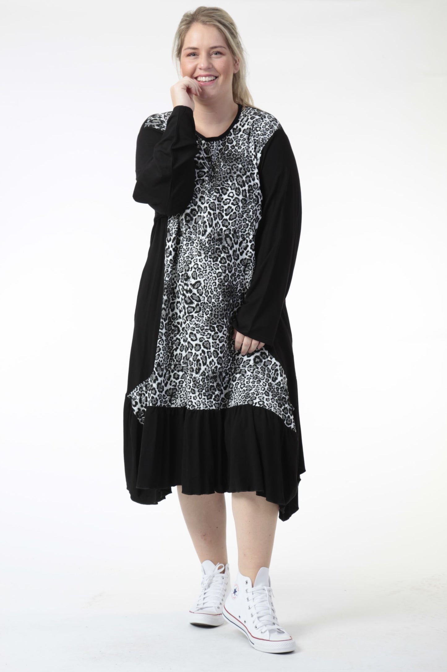 Winter dress in the shape of jacquard quality, Zima-Leo in black and white