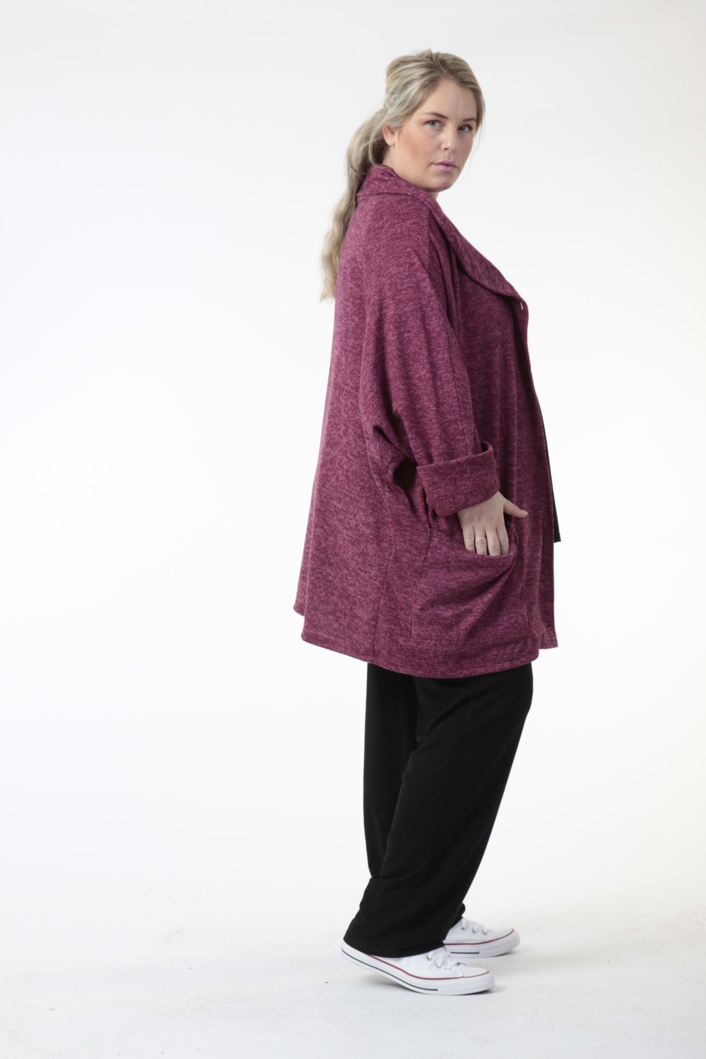 Winter jacket in a boxy shape made of fine knit quality, Silvia in berry