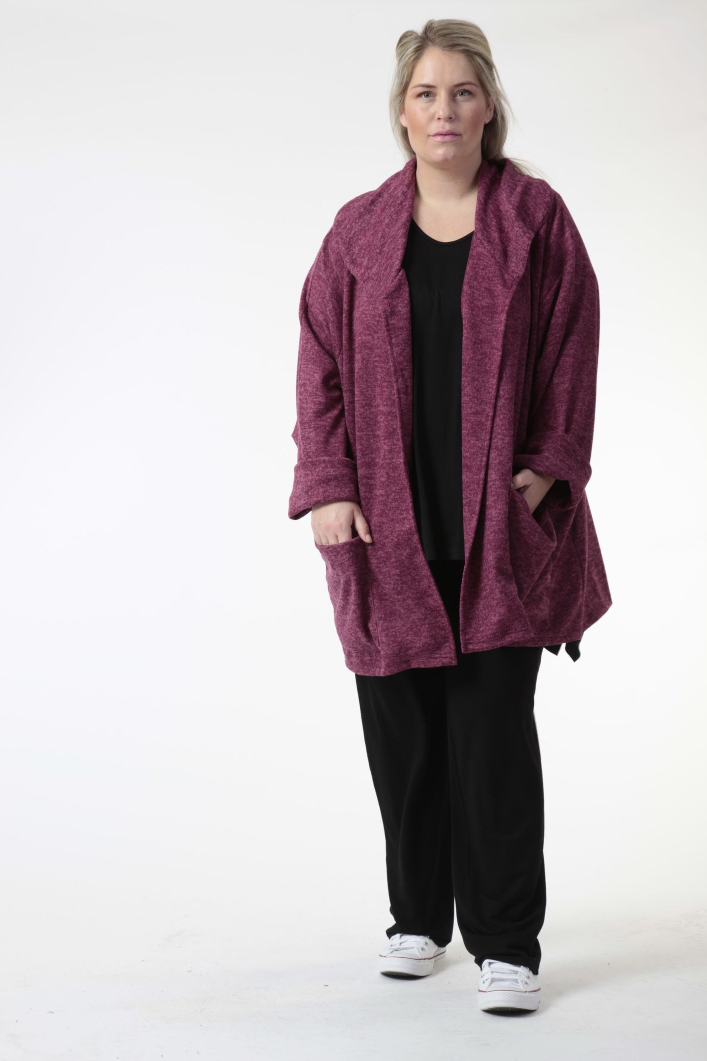 Winter jacket in a boxy shape made of fine knit quality, Silvia in berry