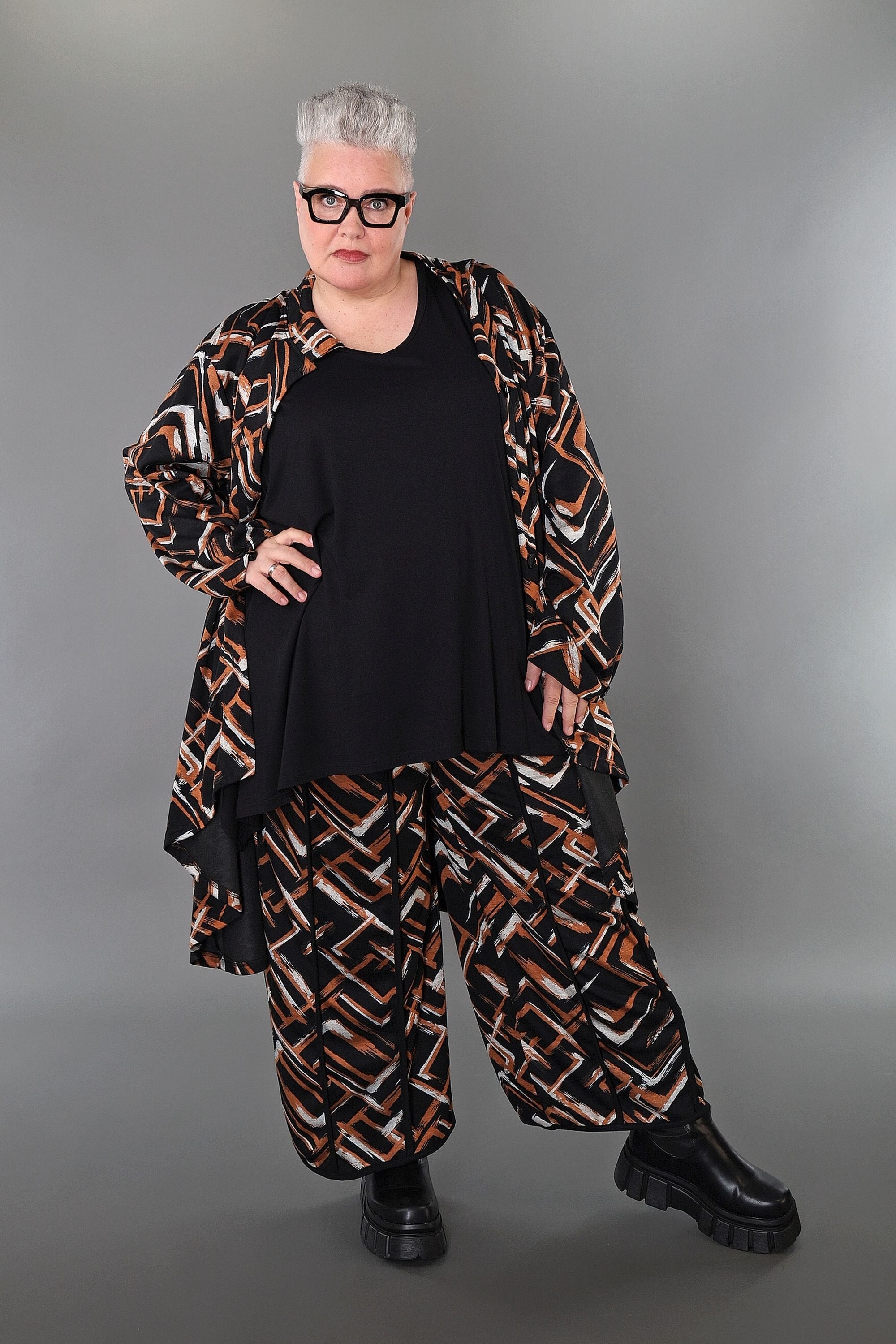 AKH Fashion · Hose · Jacquelle · 7074 · Schwarz/Cognac/Weiß