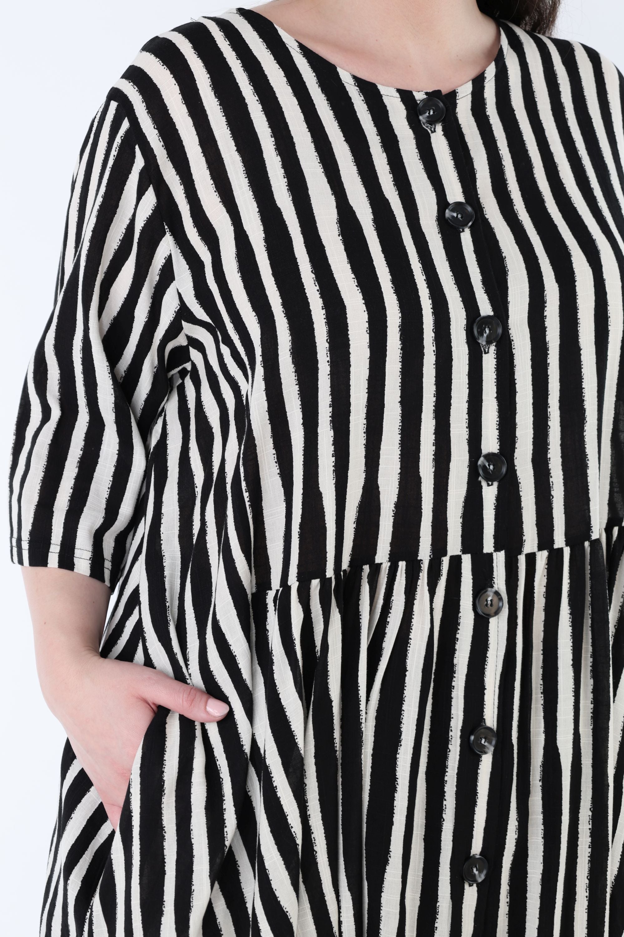 AKH Fashion 7200 Blouse, Black and White