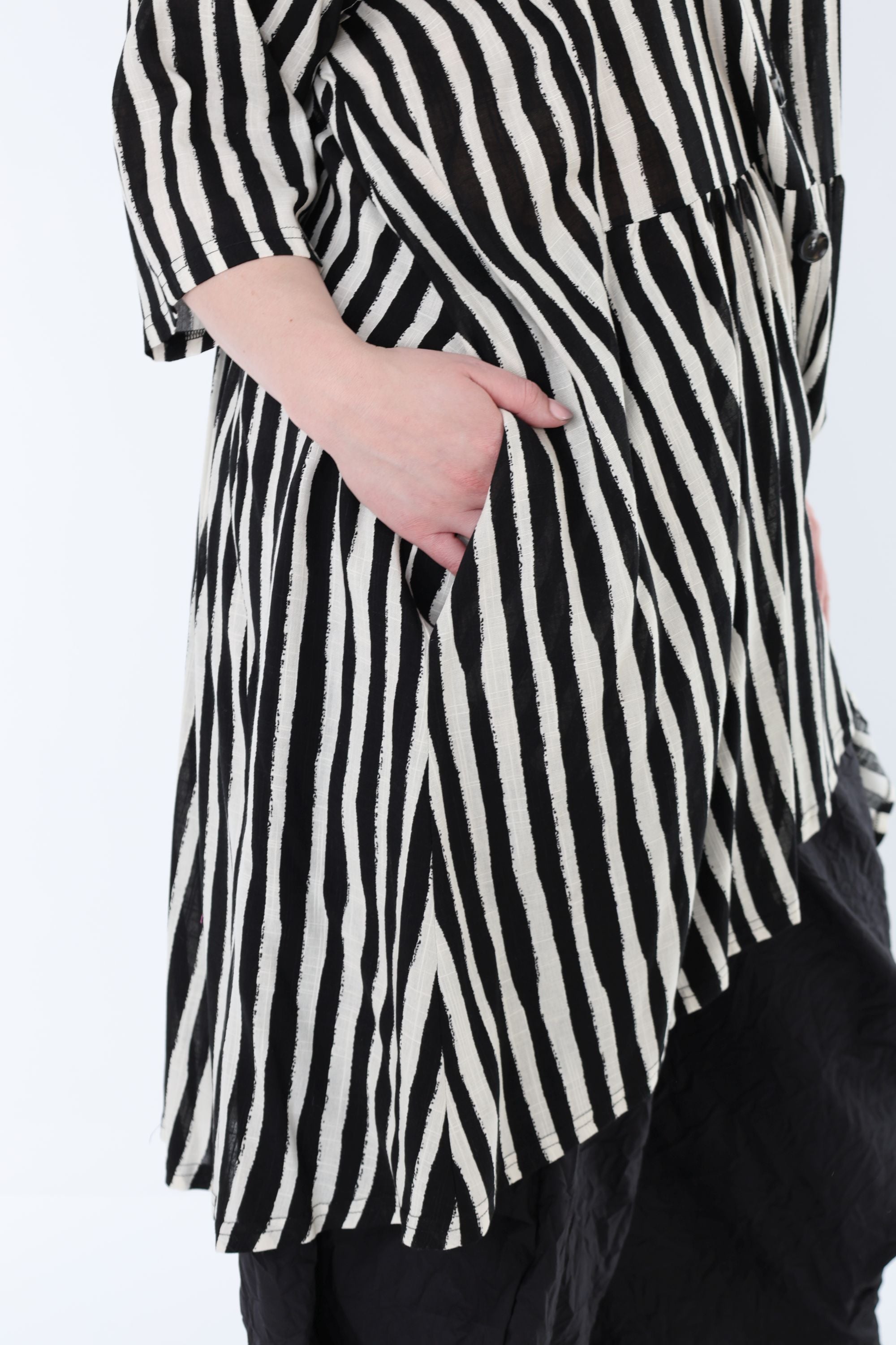 AKH Fashion 7200 Blouse, Black and White