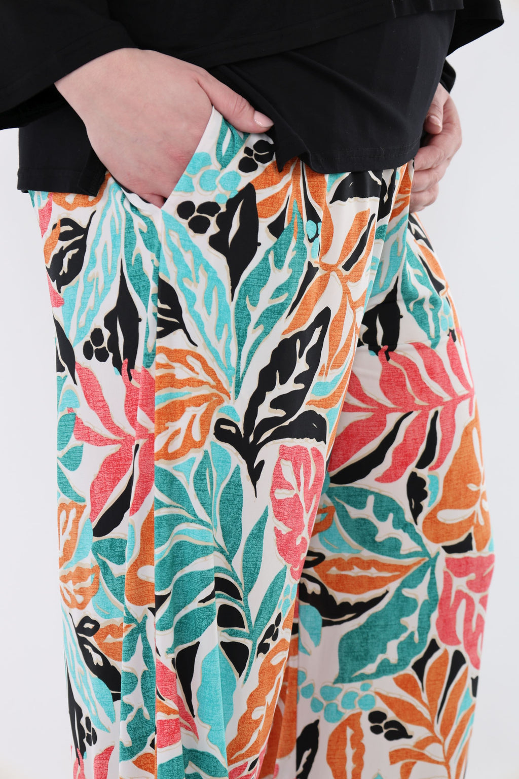 Papita Hose 2024, Multicolour