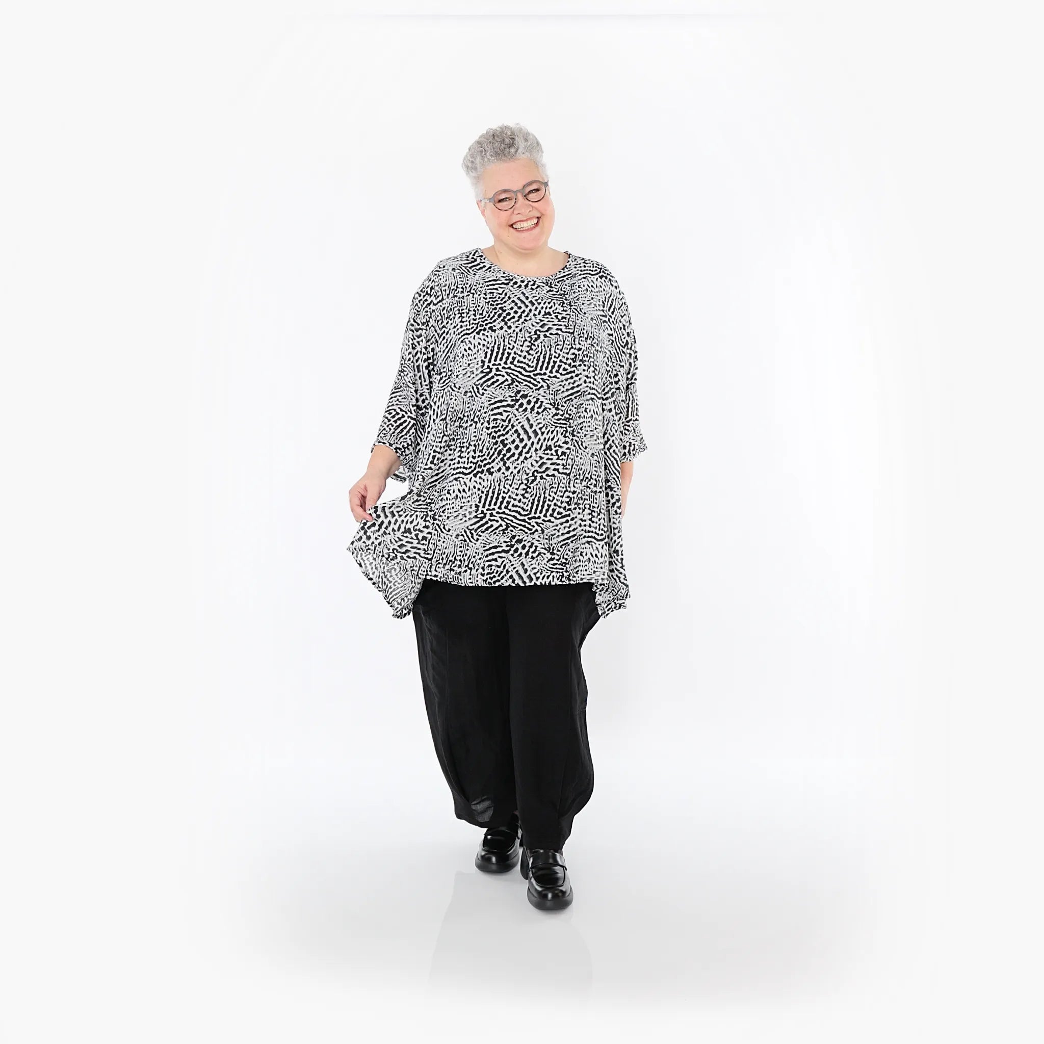 Chemise grande taille AKH Fashion 593, noire et blanche