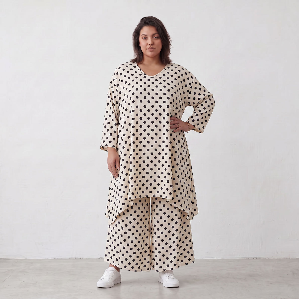 AKH Premium · Shirt · BlackPolka · 2030 · BlackDots
