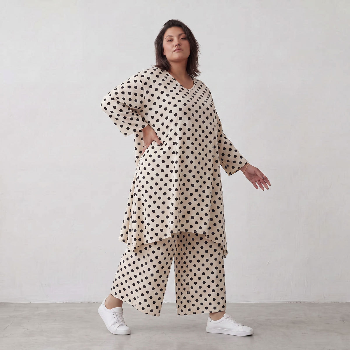 AKH Premium · Shirt · BlackPolka · 2030 · BlackDots