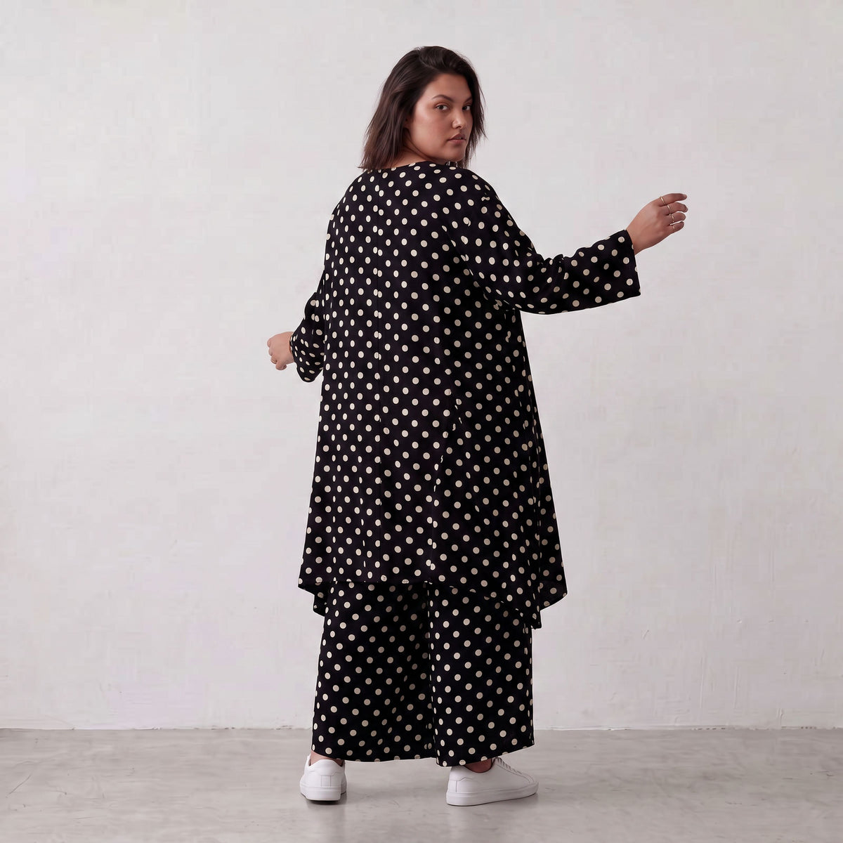 AKH Premium · Shirt · BlackPolka · 2030 · WhiteDots