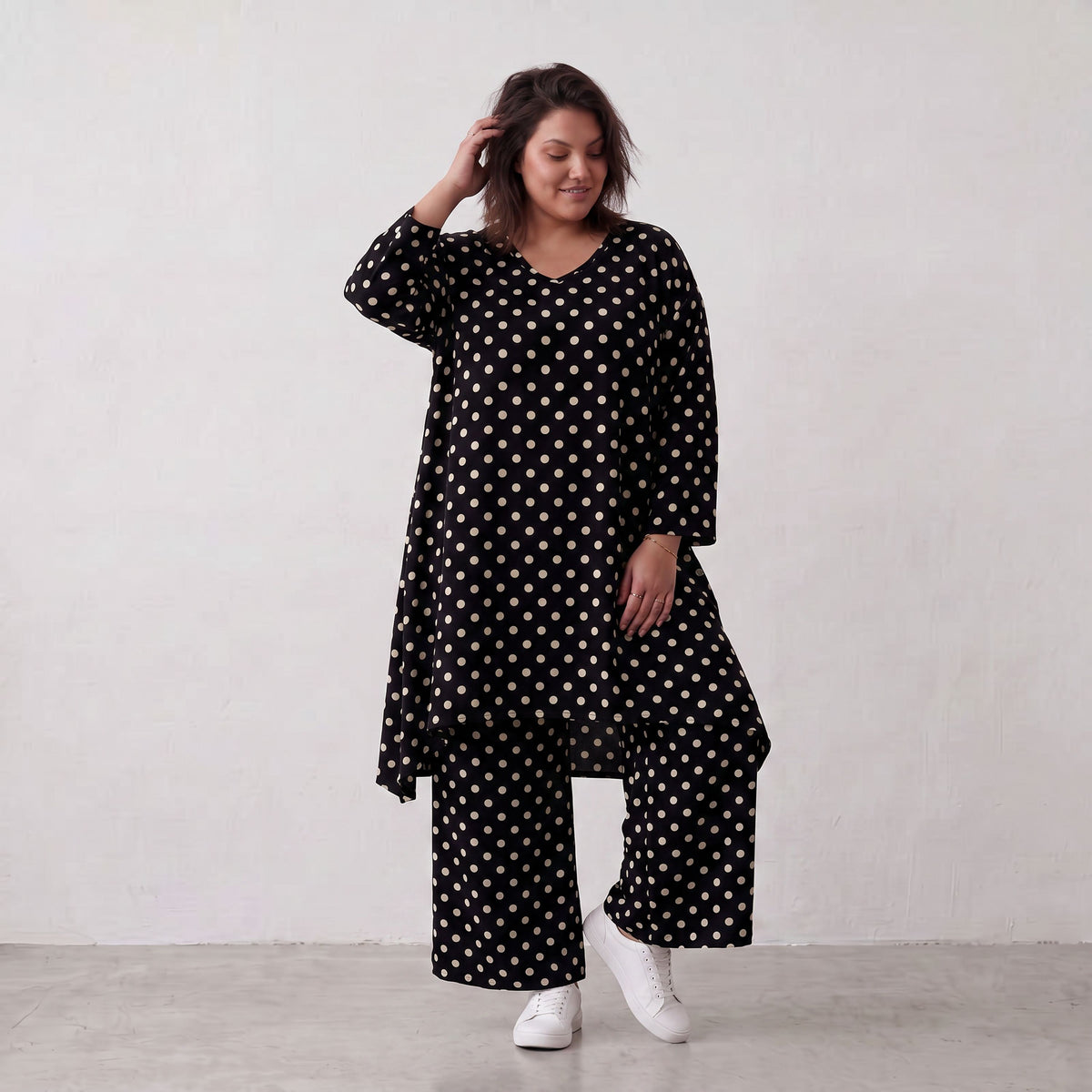 AKH Premium · Shirt · BlackPolka · 2030 · WhiteDots