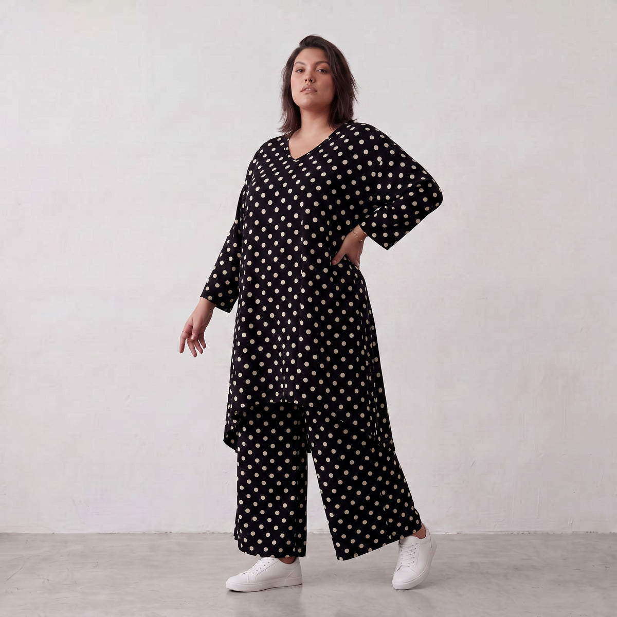 AKH Premium · Shirt · BlackPolka · 2030 · WhiteDots