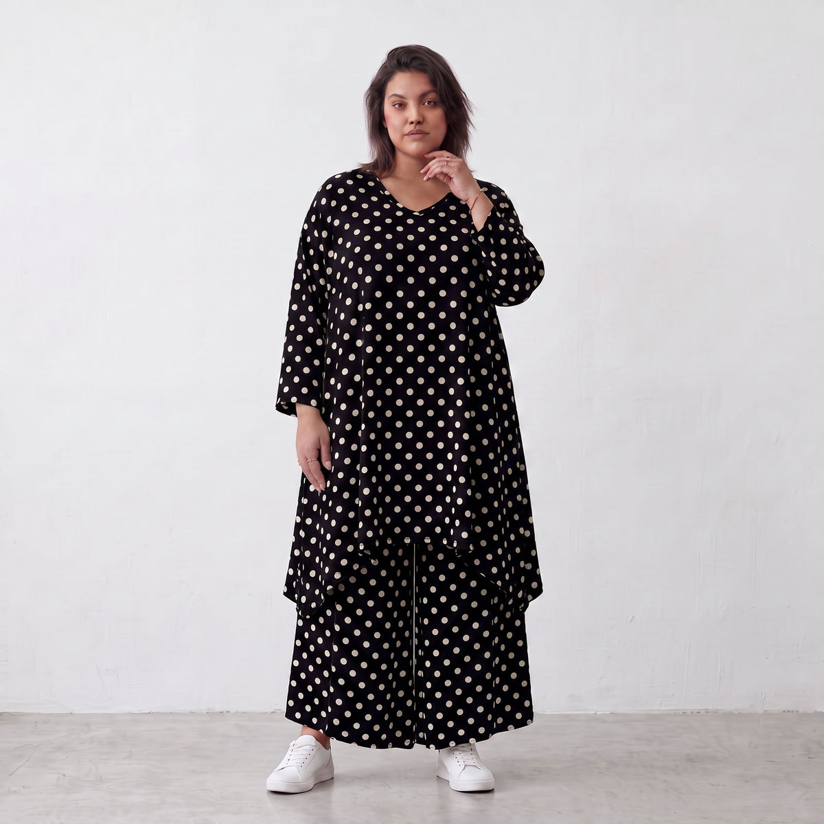 AKH Premium · Shirt · BlackPolka · 2030 · WhiteDots
