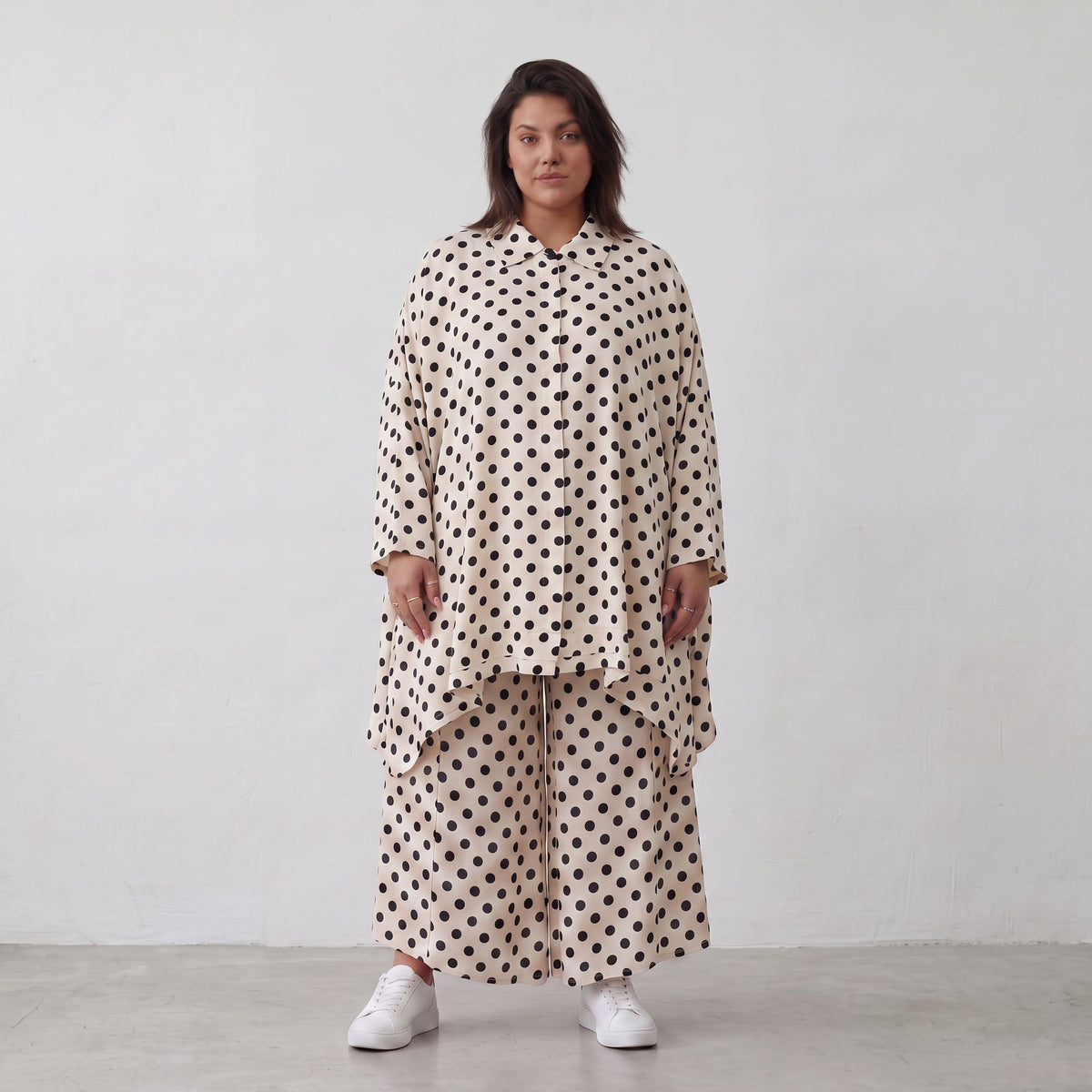 AKH Premium · Bluse · BlackPolka · 7010 · BlackDots