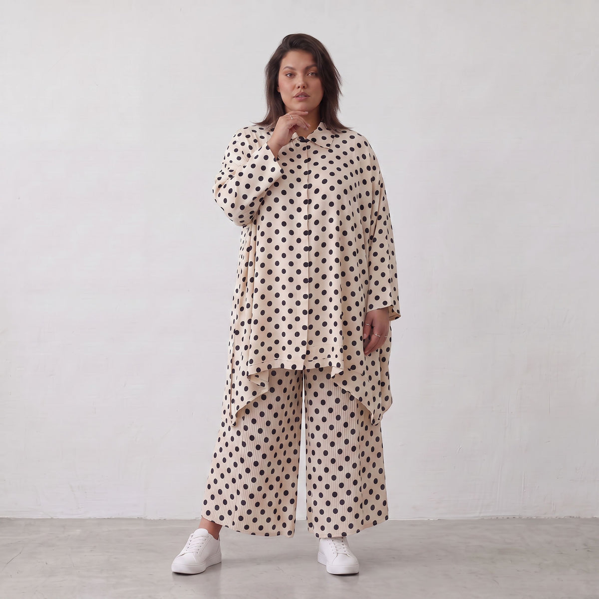 AKH Premium · Bluse · BlackPolka · 7010 · BlackDots