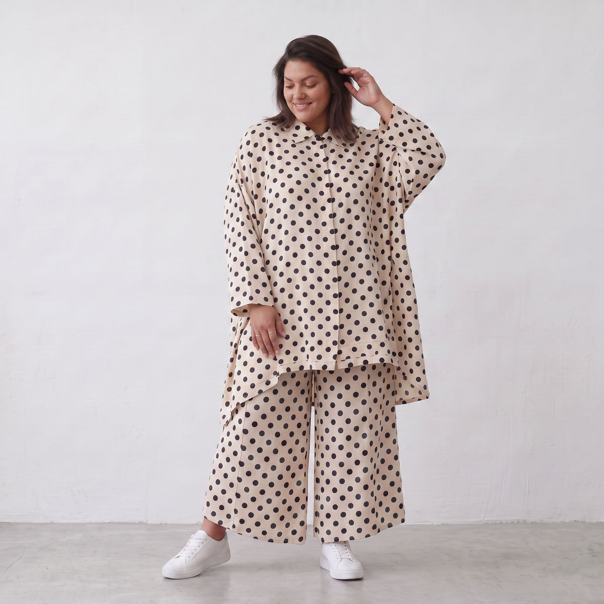AKH Premium · Bluse · BlackPolka · 7010 · BlackDots