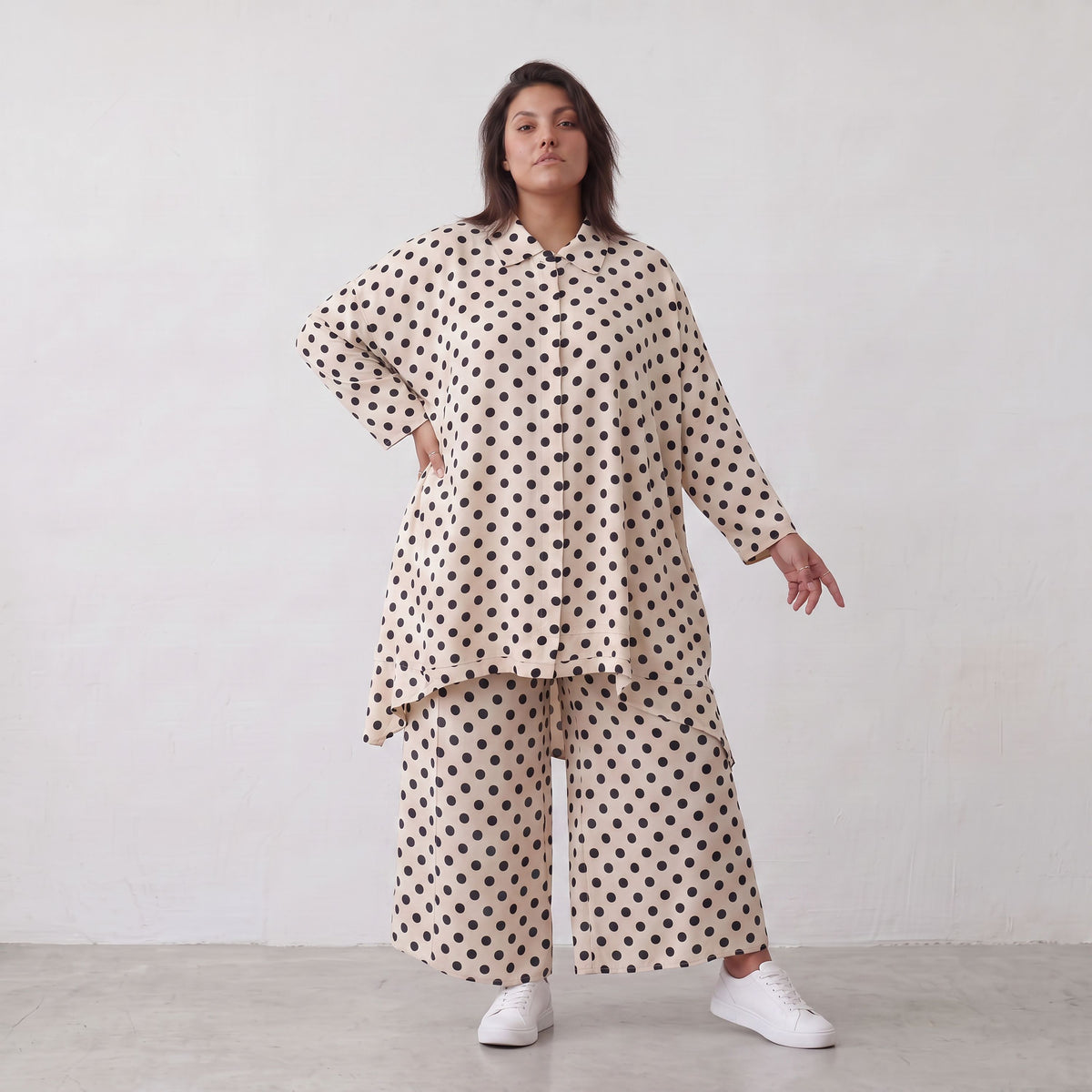 AKH Premium · Bluse · BlackPolka · 7010 · BlackDots