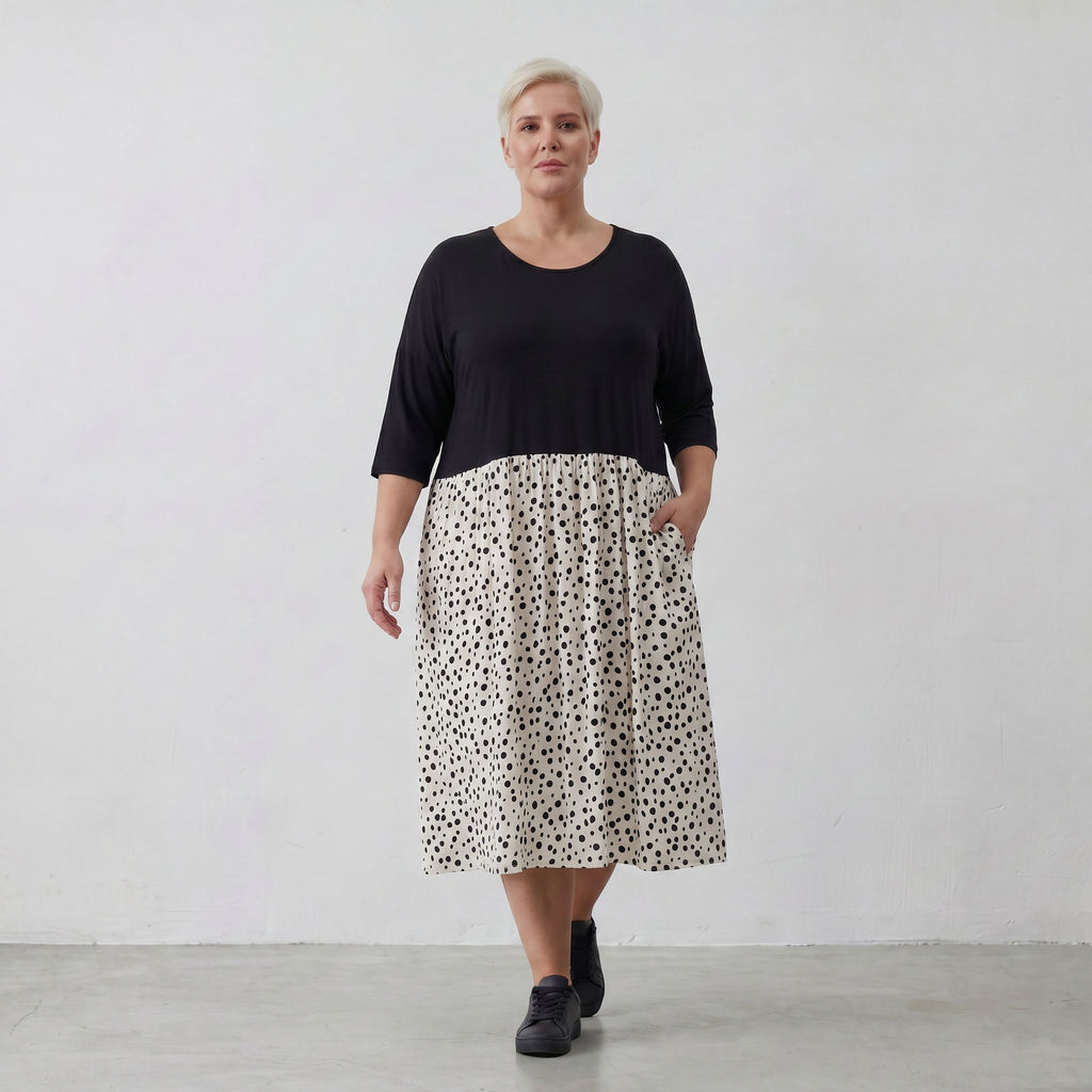 Robe AKH 5911, blanc-noir