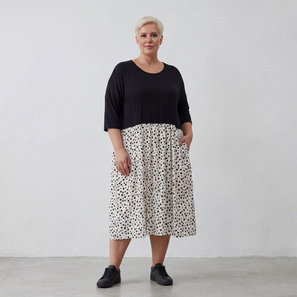 Robe AKH 5911, blanc-noir