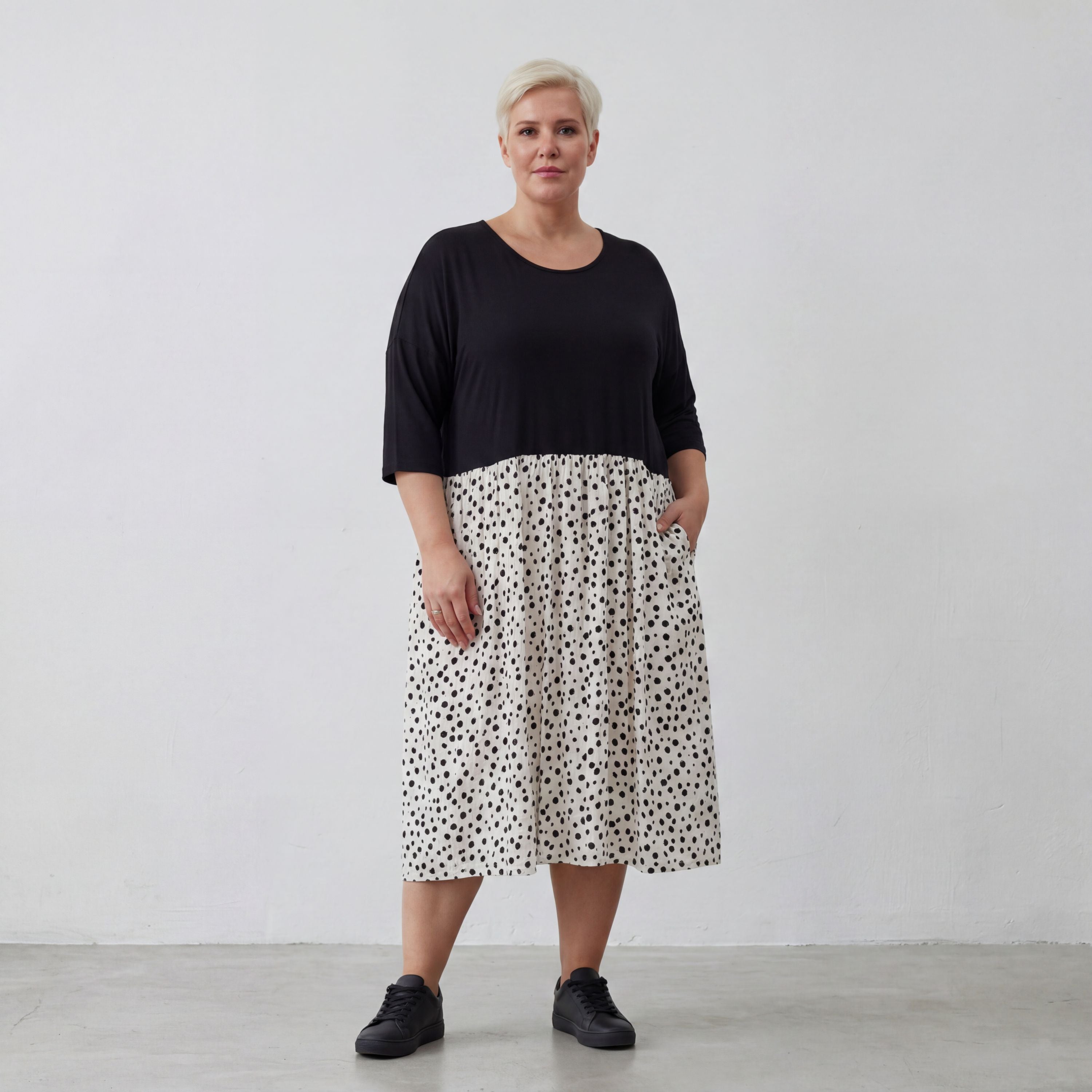 Robe AKH 5911, blanc-noir