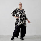 AKH 593 Big Shirt, Black-Ecru