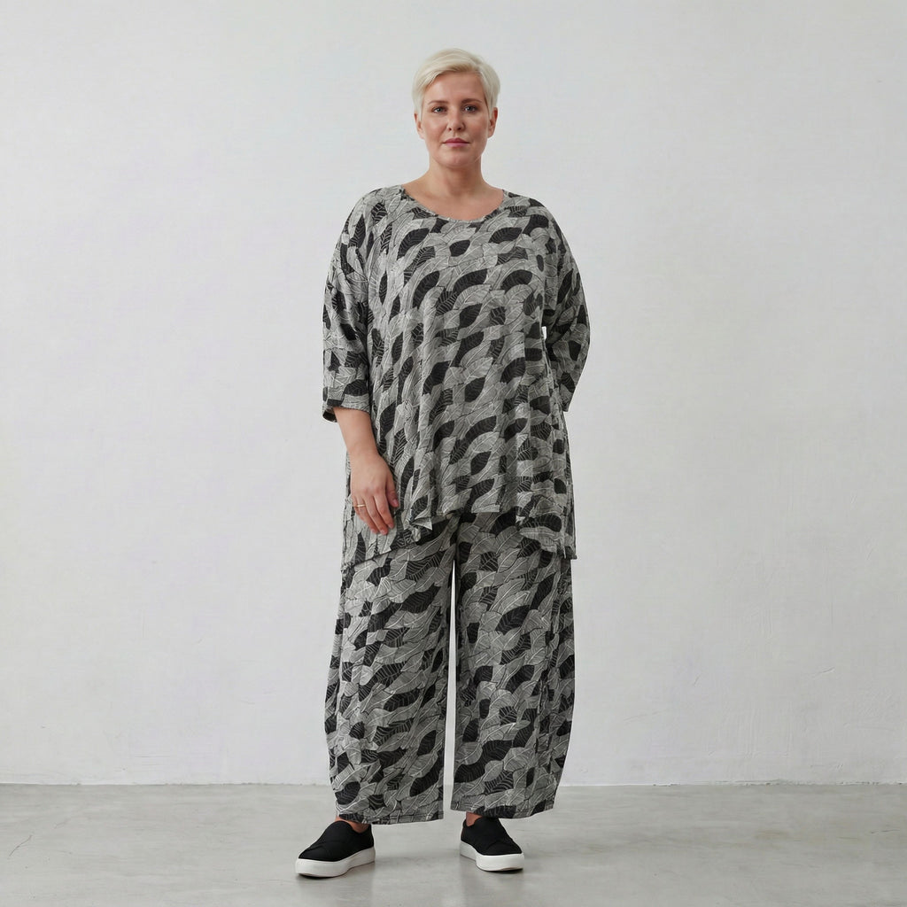 AKH 593 Big Shirt, Black and White