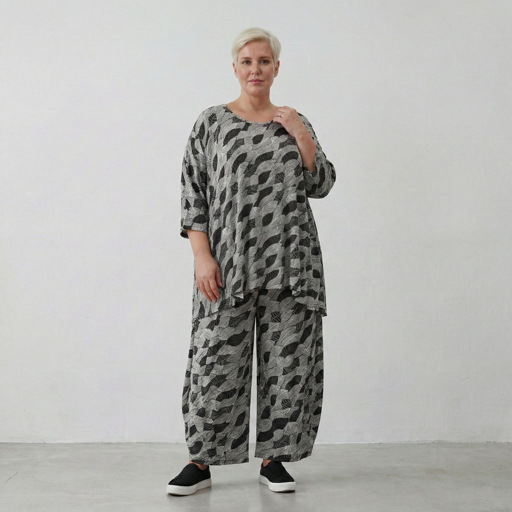 AKH 593 Big Shirt, Black and White
