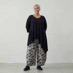 AKH 8069 Trousers, Black and White