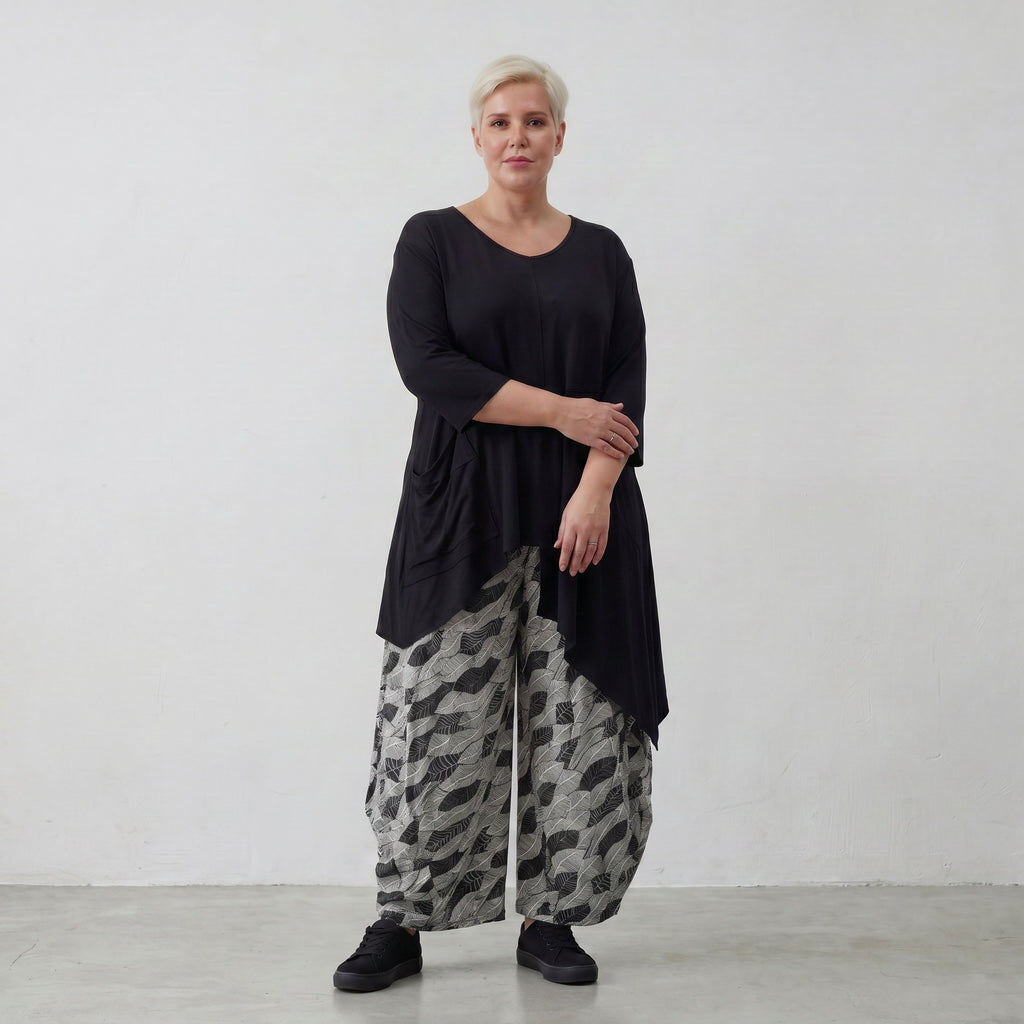 AKH 8069 Trousers, Black and White