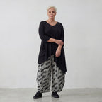 AKH 8069 Trousers, Black and White