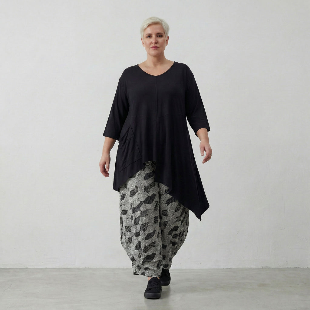 AKH 8069 Trousers, Black and White