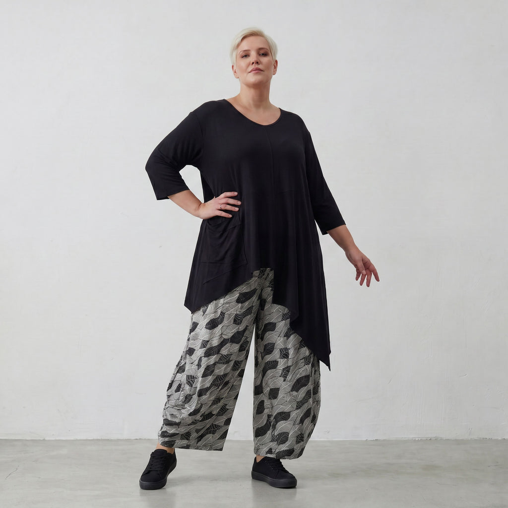 AKH 8069 Trousers, Black and White