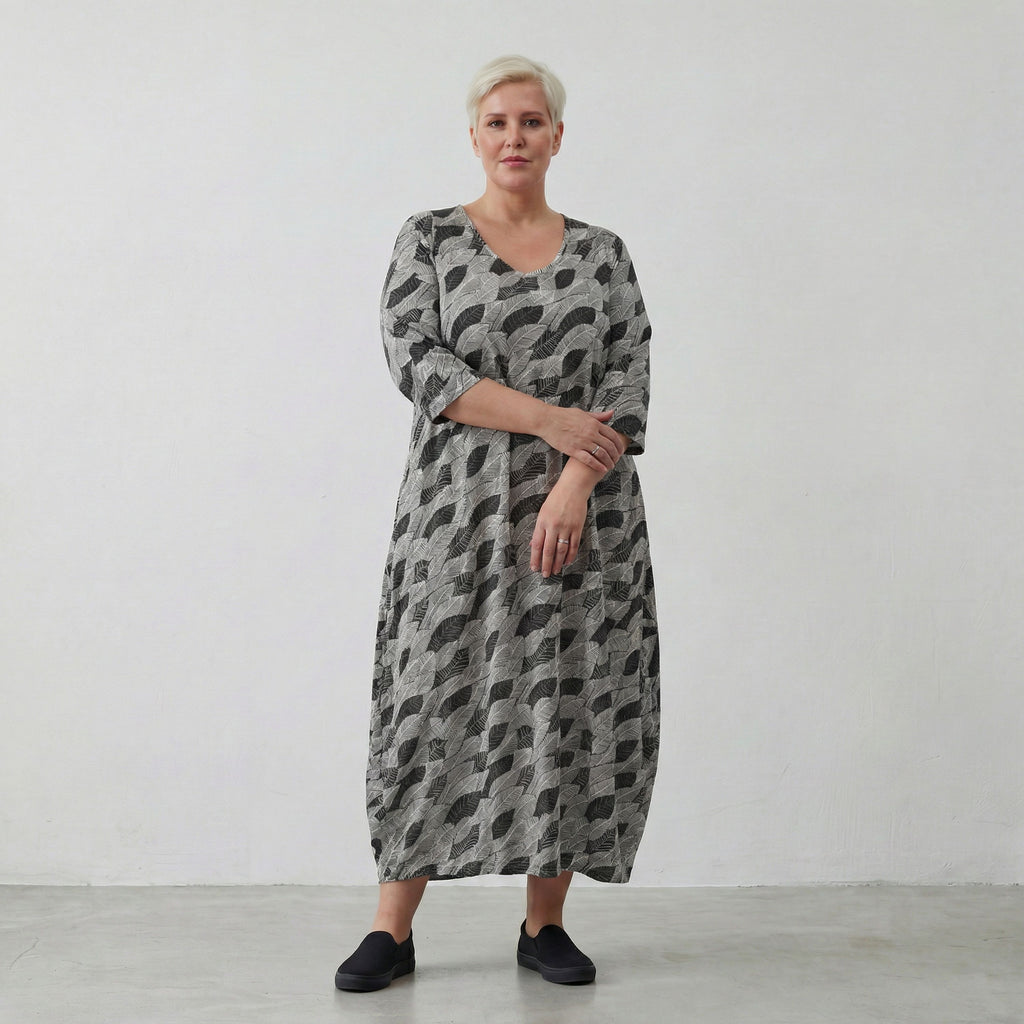 AKH 1926 dress, black and white