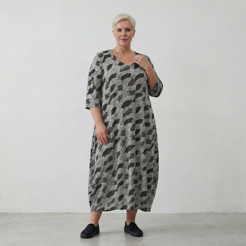 AKH 1926 dress, black and white