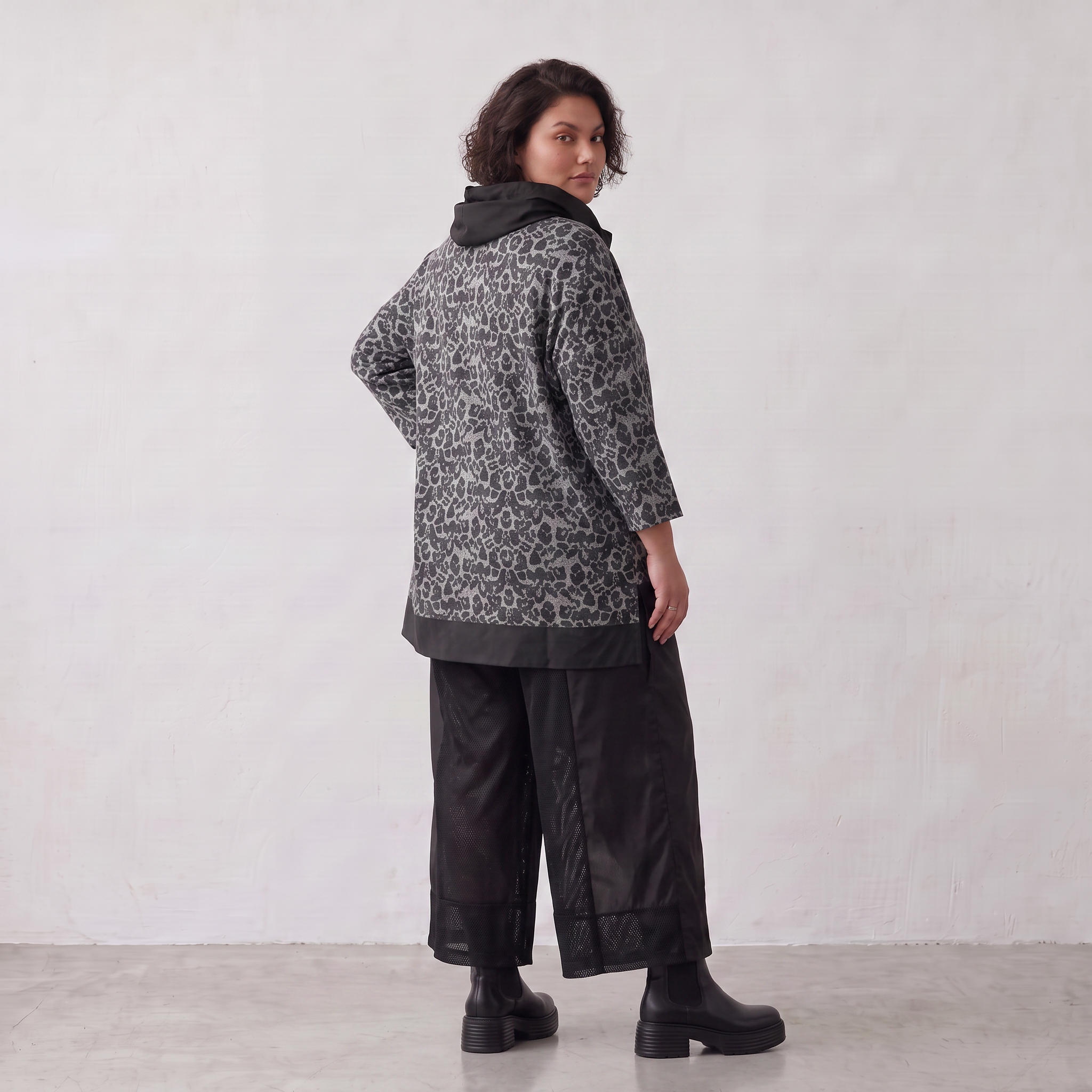 AKH Premium · Shirt · LeoVella · 2627 · LeoGrey