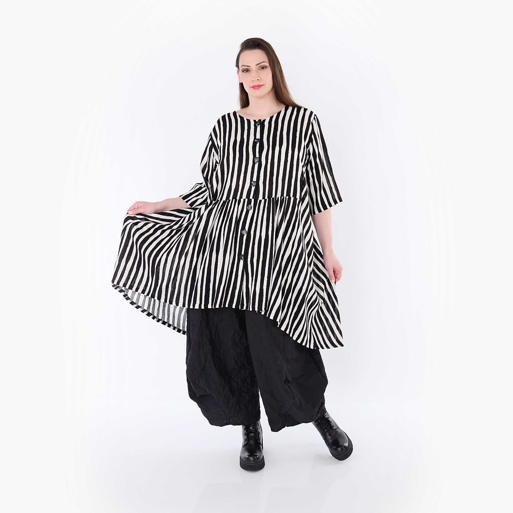 AKH Fashion 7200 Blouse, Black and White
