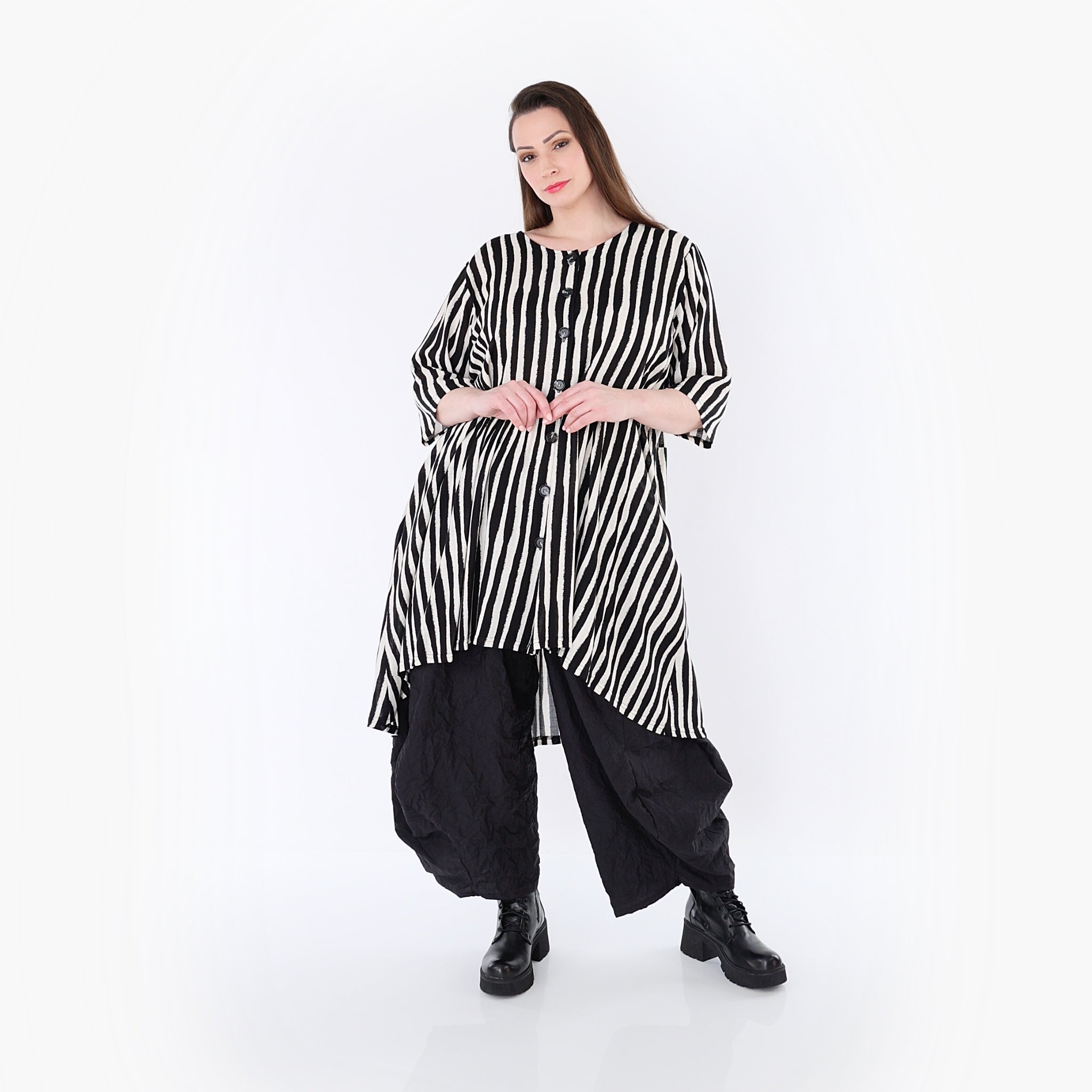 AKH Fashion 7200 Blouse, Black and White