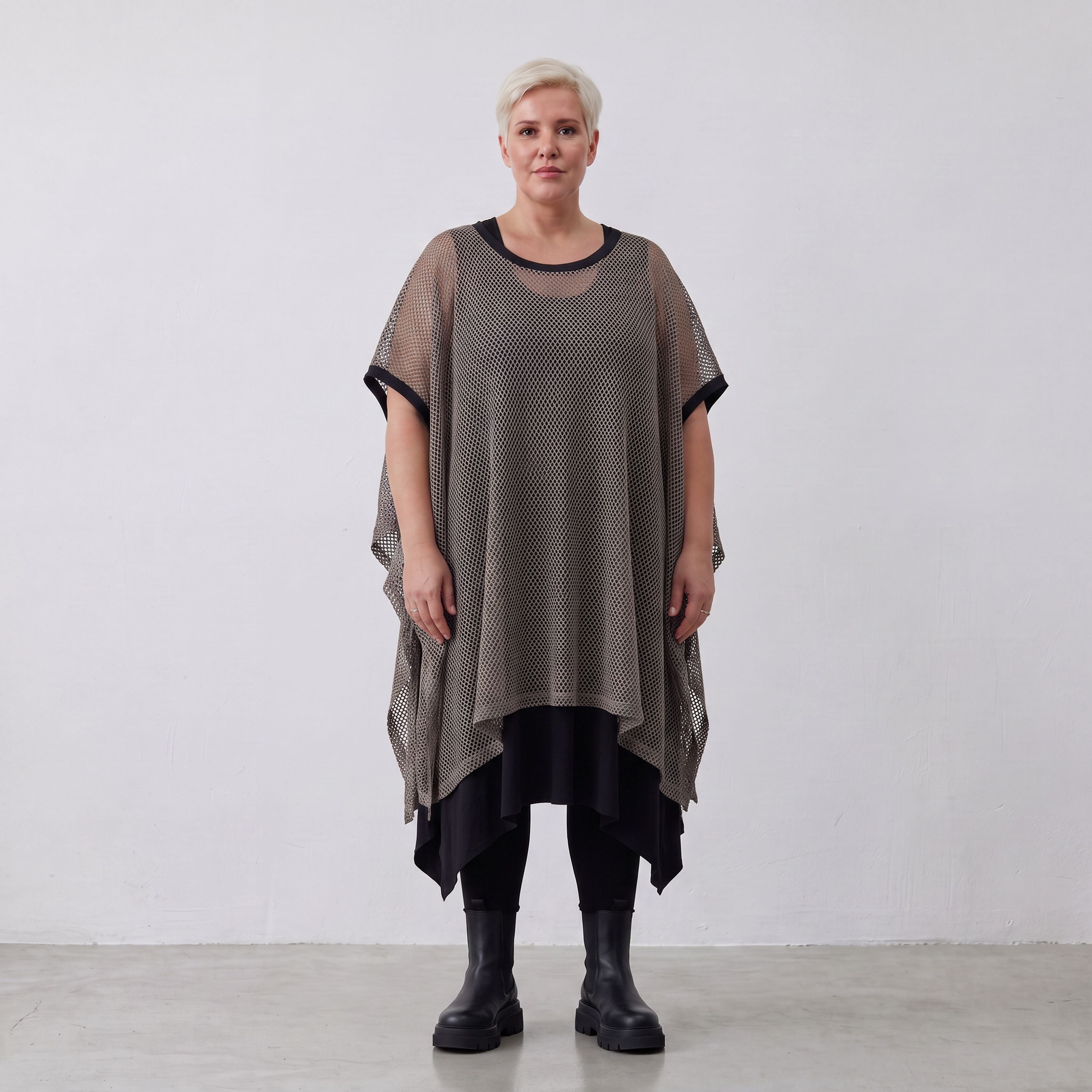 AKH Fashion · Haut à superposer · Marie · 7100 · Taupe/Noir