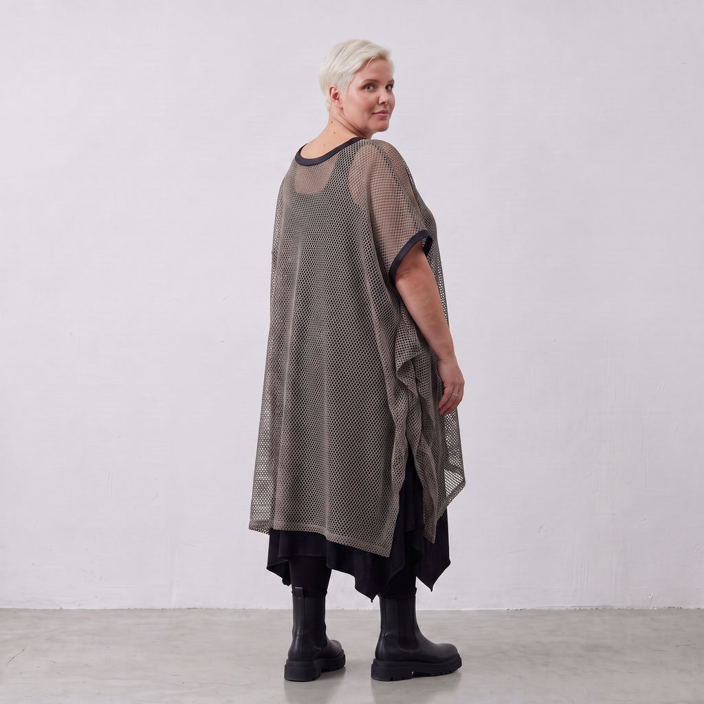 AKH Fashion · Laagjestop · Marie · 7100 · Taupe/Zwart