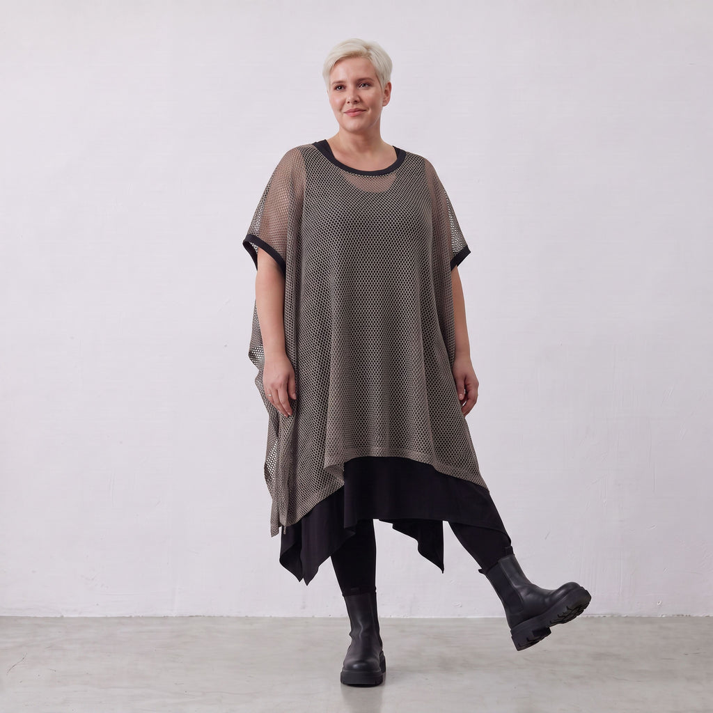 AKH Fashion · Laagjestop · Marie · 7100 · Taupe/Zwart
