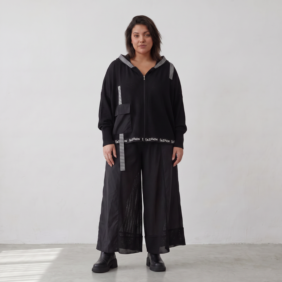 AKH Premium · Hose · NoirEllaa · 2633 · BlackYarn
