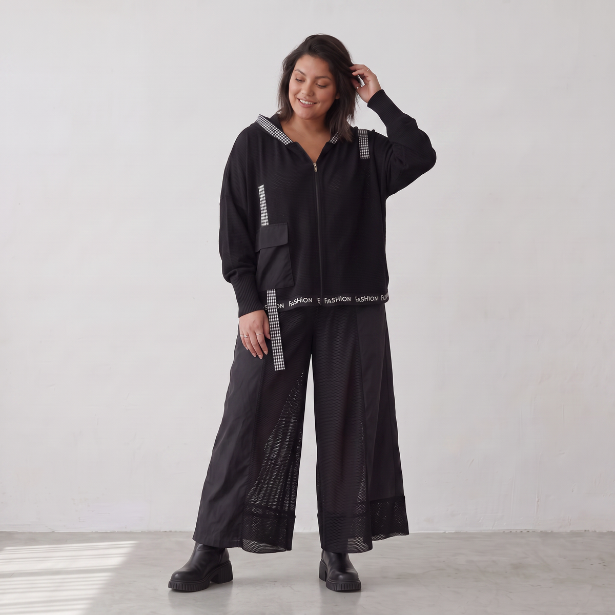 AKH Premium · Hose · NoirEllaa · 2633 · BlackYarn