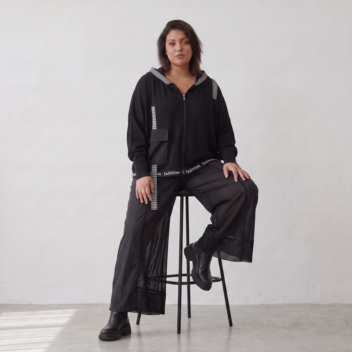 AKH Premium · Hose · NoirEllaa · 2633 · BlackYarn