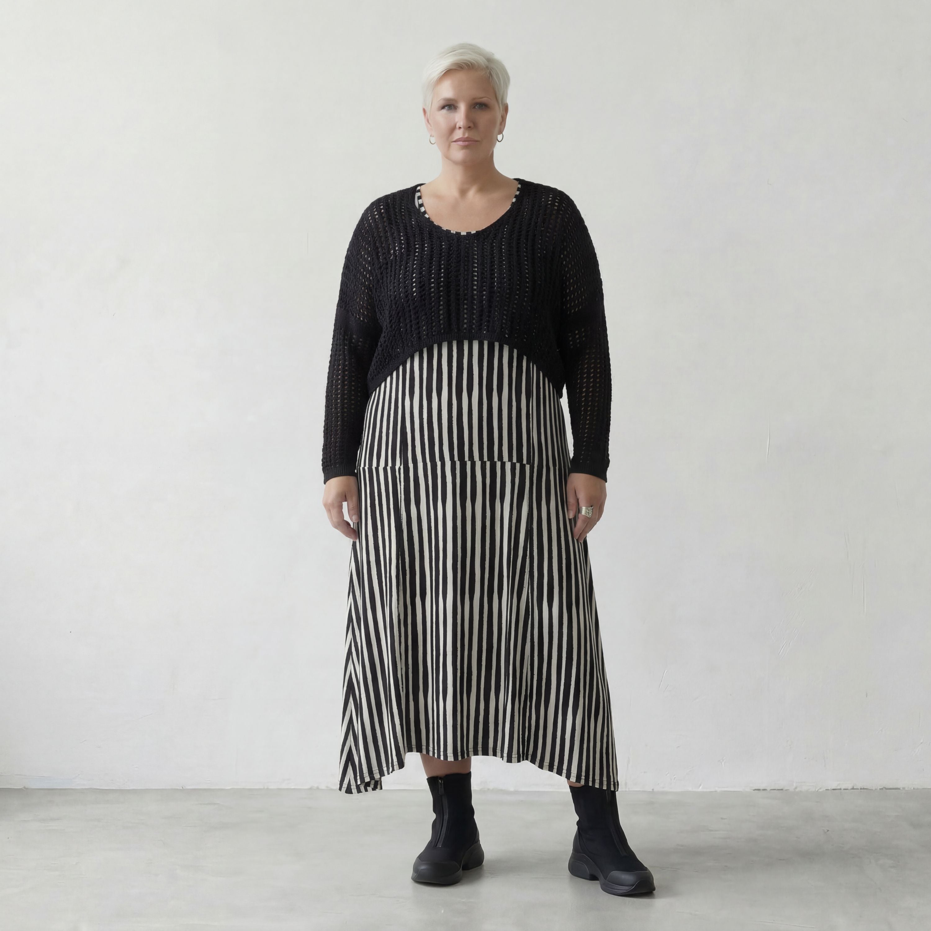 AKH Premium · Überwurf · Cirella · 2613 · Schwarz