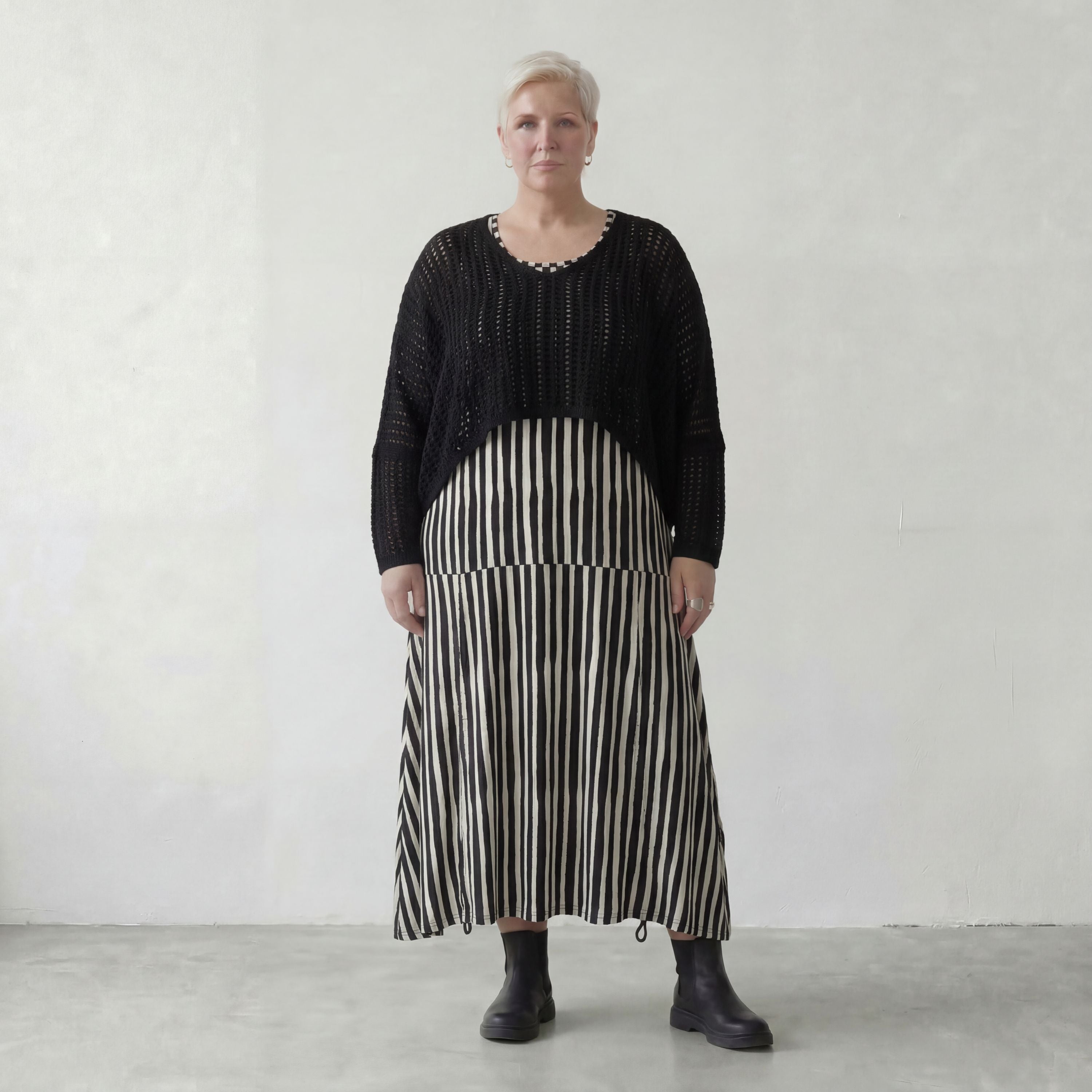 AKH Premium · Überwurf · Cirella · 2613 · Schwarz