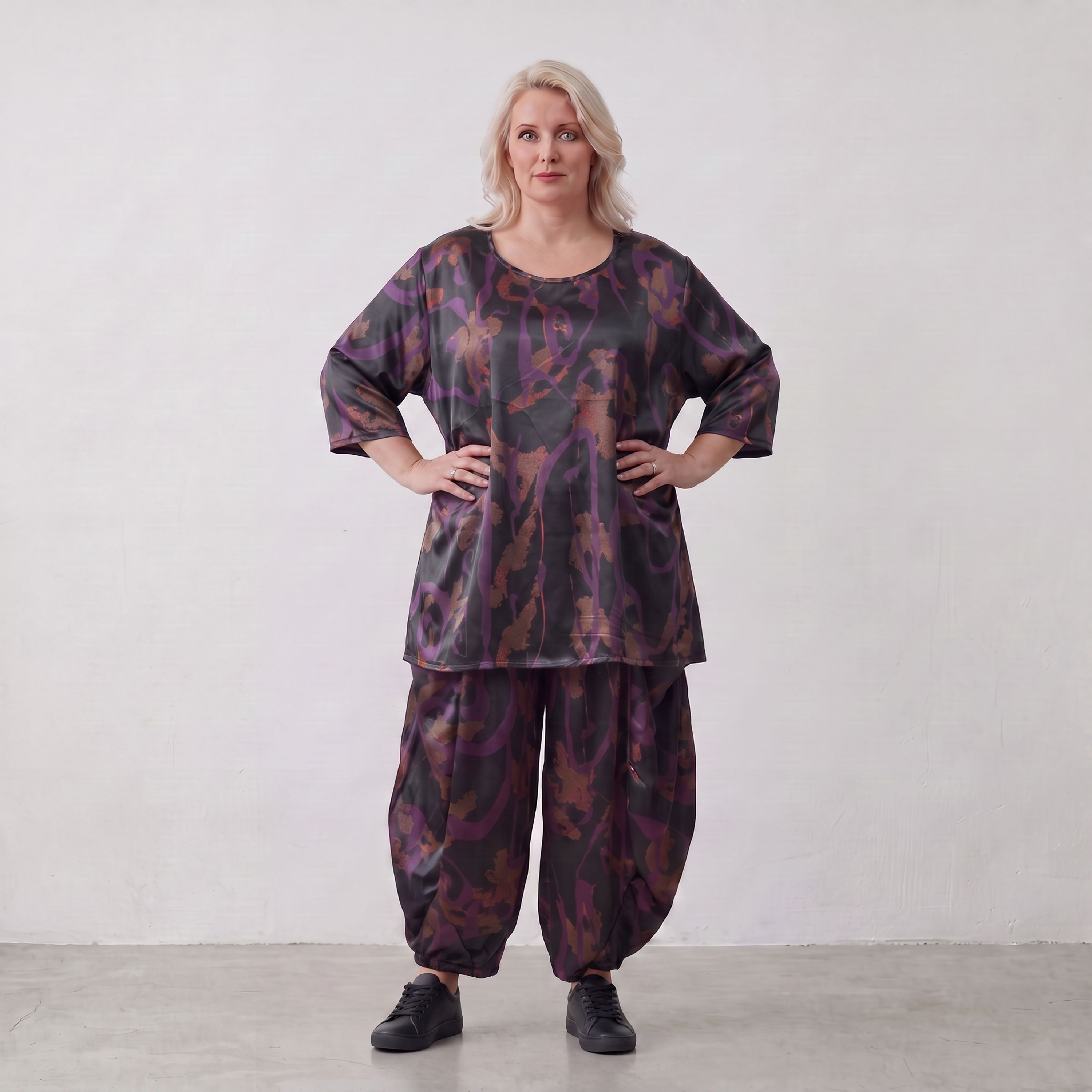 AKH Fashion · Broek · PlumOrchid · 8069 · NoirAbstract