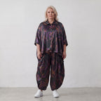 AKH Fashion · Blouse · PlumOrchid · 7092 · NoirAbstract