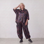 AKH Fashion · Broek · PlumOrchid · 8069 · NoirAbstract