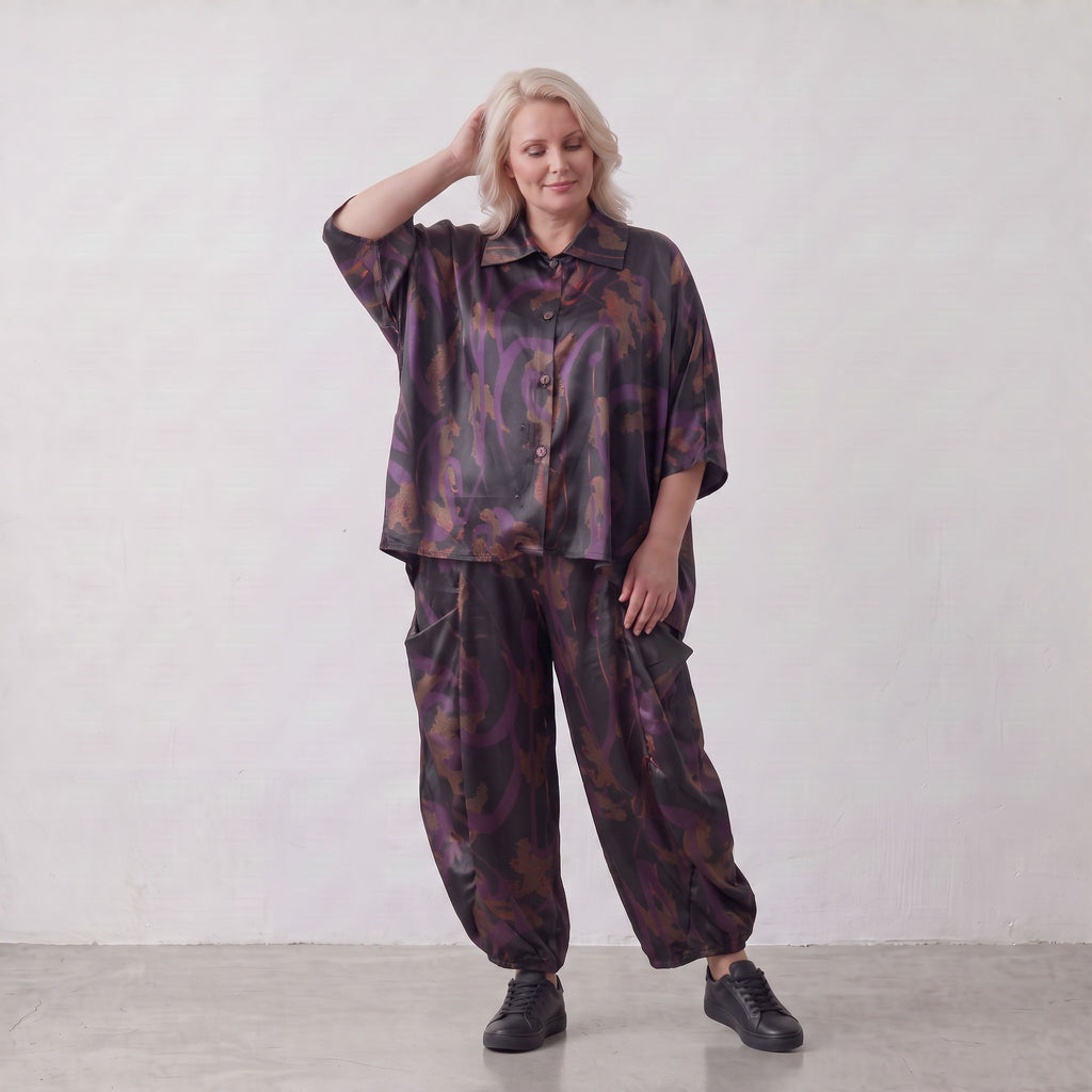 AKH Fashion · Blouse · PlumOrchid · 7092 · NoirAbstract